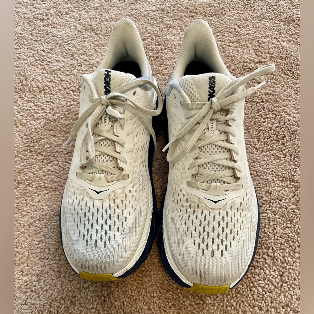 Women white Clifton 7 Hoka size 8.5
